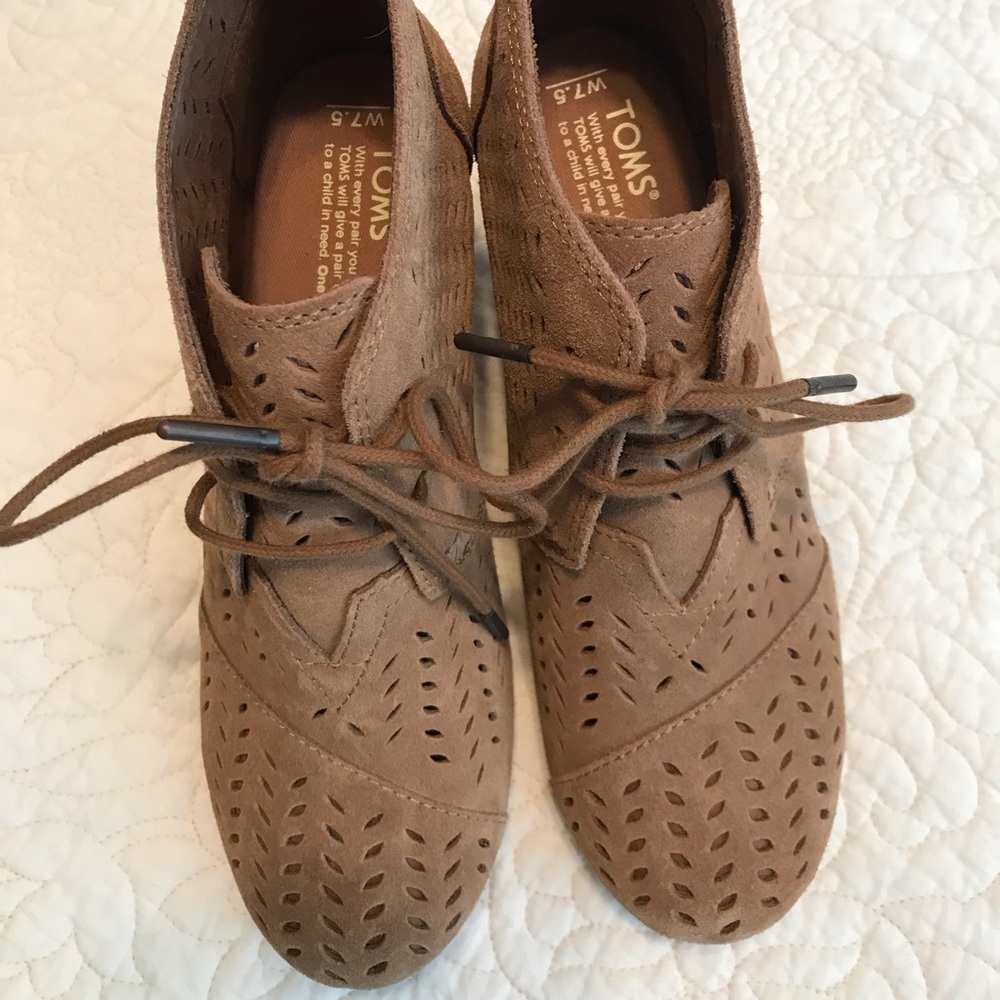 Toms Perforated Wedge bootie